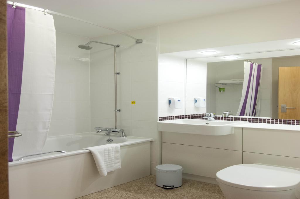 Premier Inn Birmingham City - Aston חדר תמונה