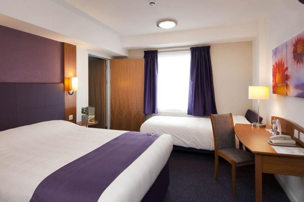 Premier Inn Birmingham City - Aston חדר תמונה
