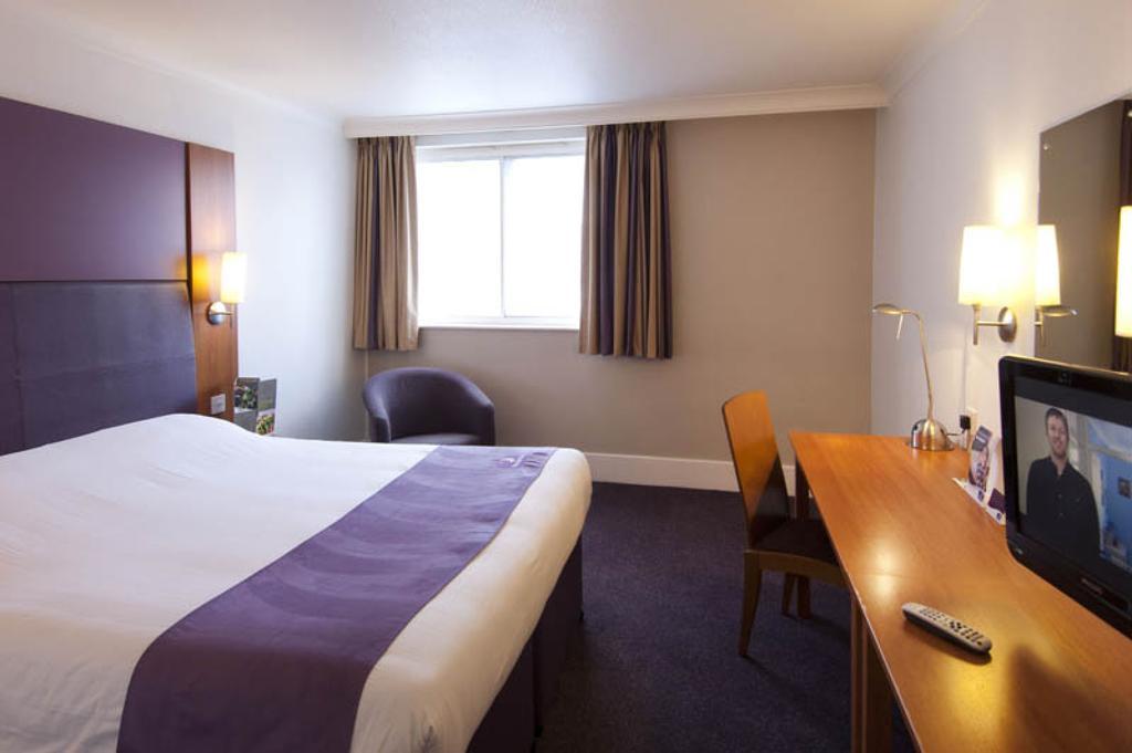 Premier Inn Birmingham City - Aston חדר תמונה